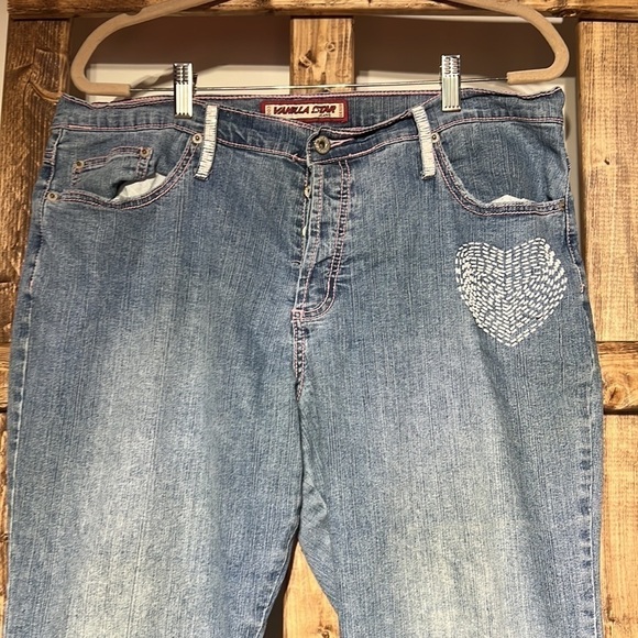 Vanilla star denim jeans. Size 18. For button closure Heart sequence sewn on EUC - Picture 2 of 6